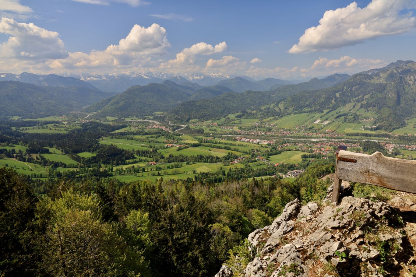 Blick vom Grasleitenstein über das Isartal