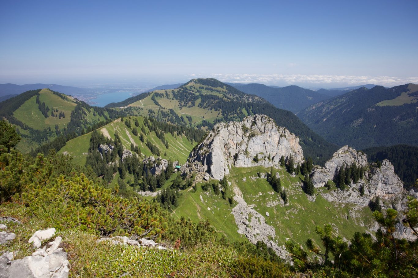 Blick vom Risserkogel auf Blankenstein, Wallberg und Tegernsee