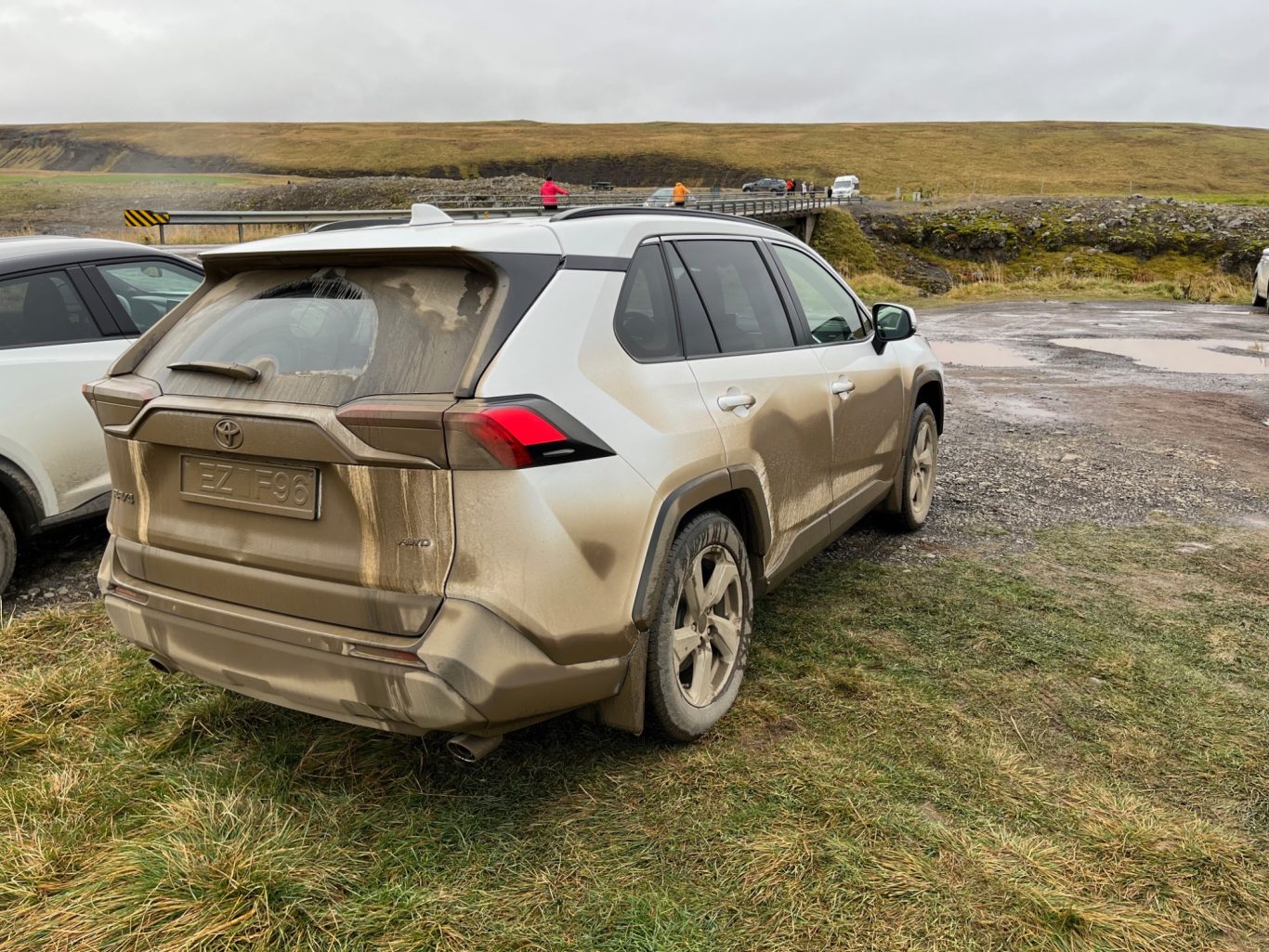 Unser Auto hat eine Wäsche nötig