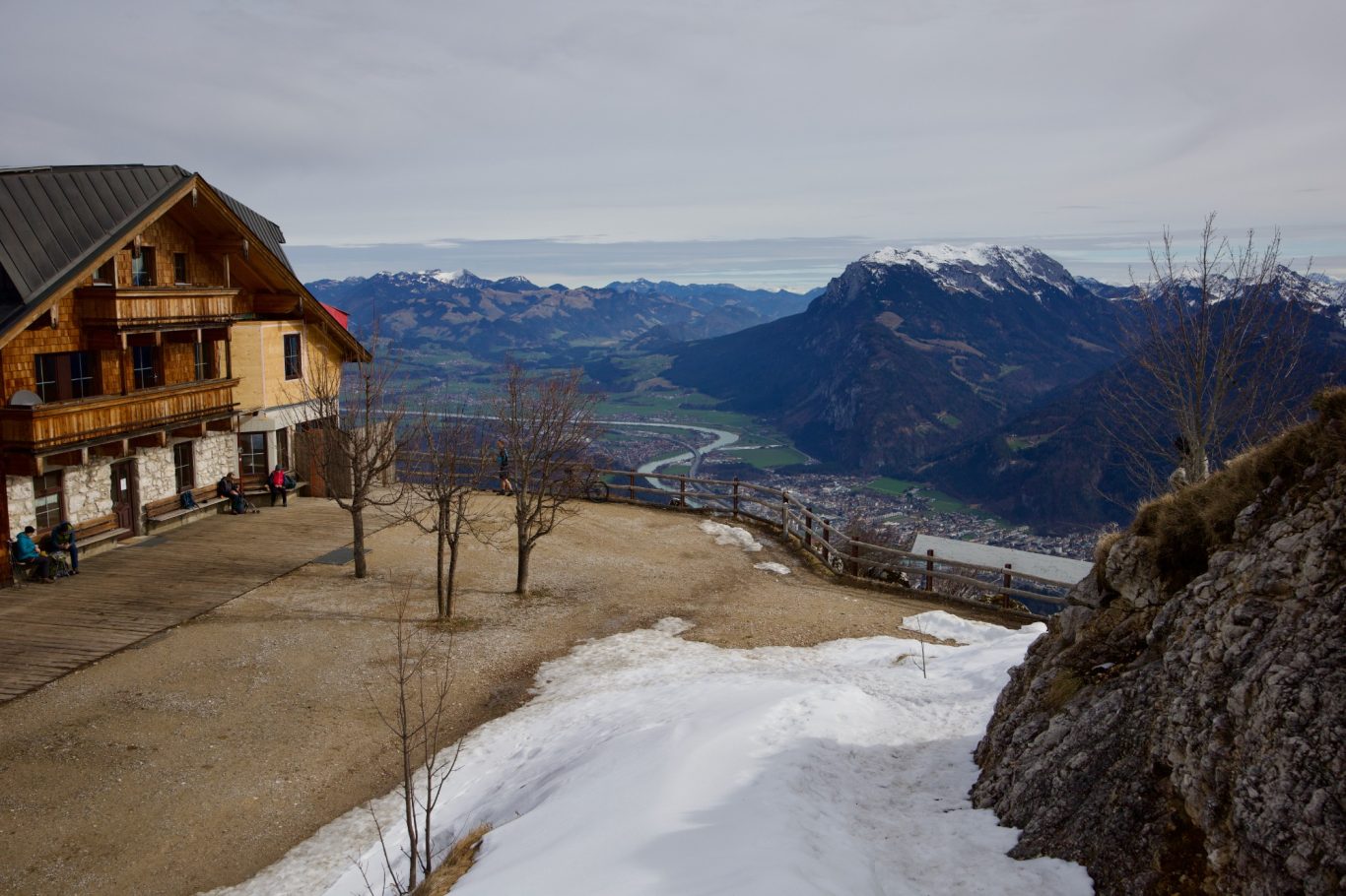 Pendlinghaus mit Zahmen Kaiser