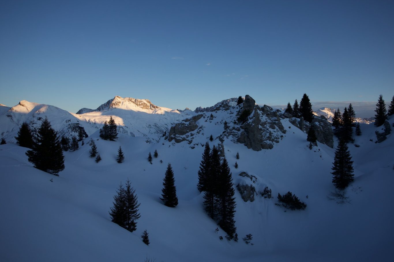 Die Unteren Gipslöcher mit der Wösterspitze im Hintergrund